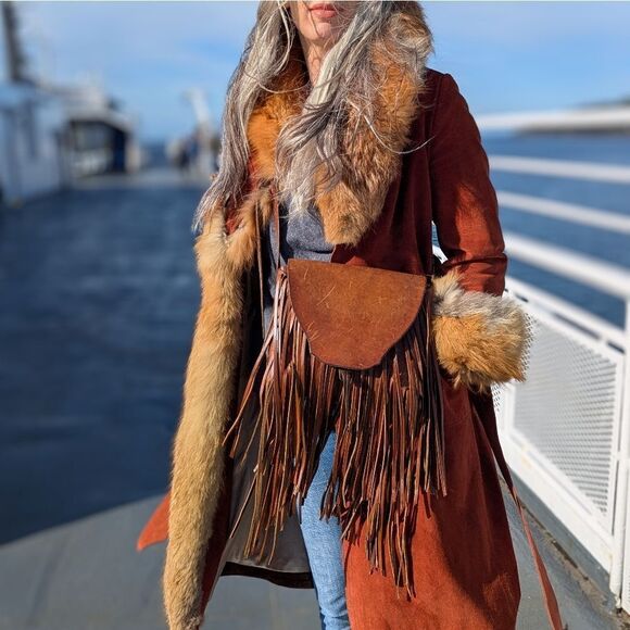 Vintage Tooled Leather Fringe Crossbody Bag - Picture 3 of 9